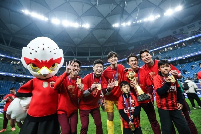 开云登录网址入口-36岁海港老将吕文君退役，挂帅一生一世队|上海海港|上观新闻|陈华_新浪体育_新浪新闻