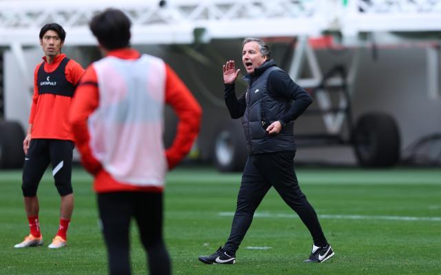 开云-哈维尔挂帅海港宣言：目标3线争冠 攻势足球要平衡